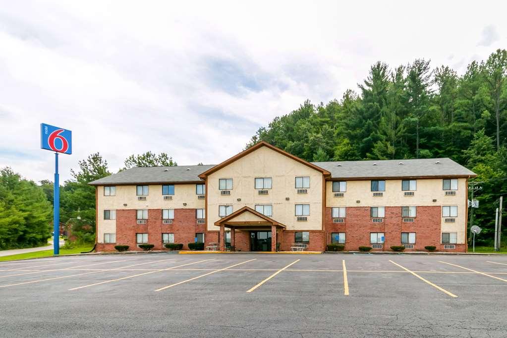 Motel 6 Morehead Eksteriør bilde